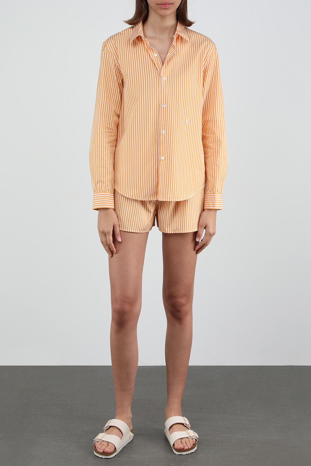 חולצה מכופתרת עם הדפס פסים בגווני כתום ולבן